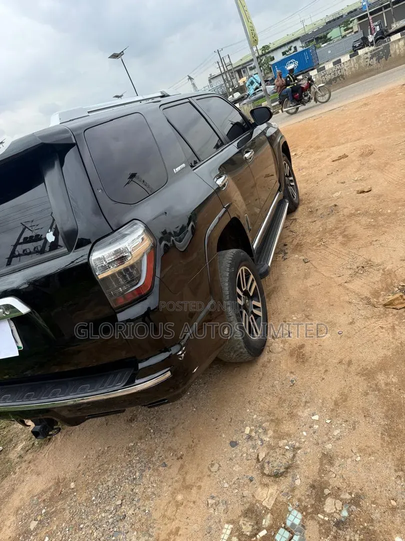 Toyota 4-Runner Limited 4WD 2012 Black