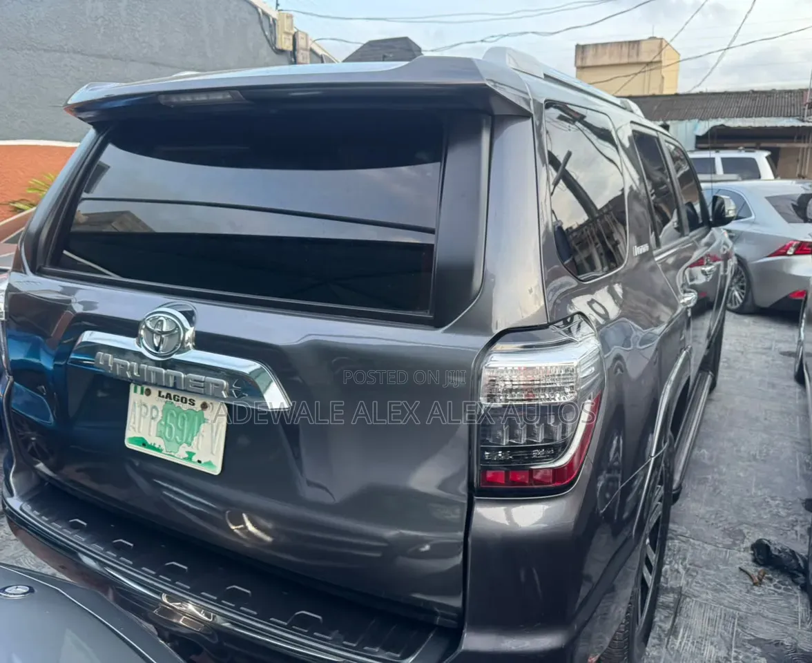 Toyota 4-Runner 2010 Gray