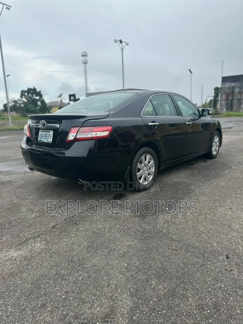 Toyota Camry 2011 Black