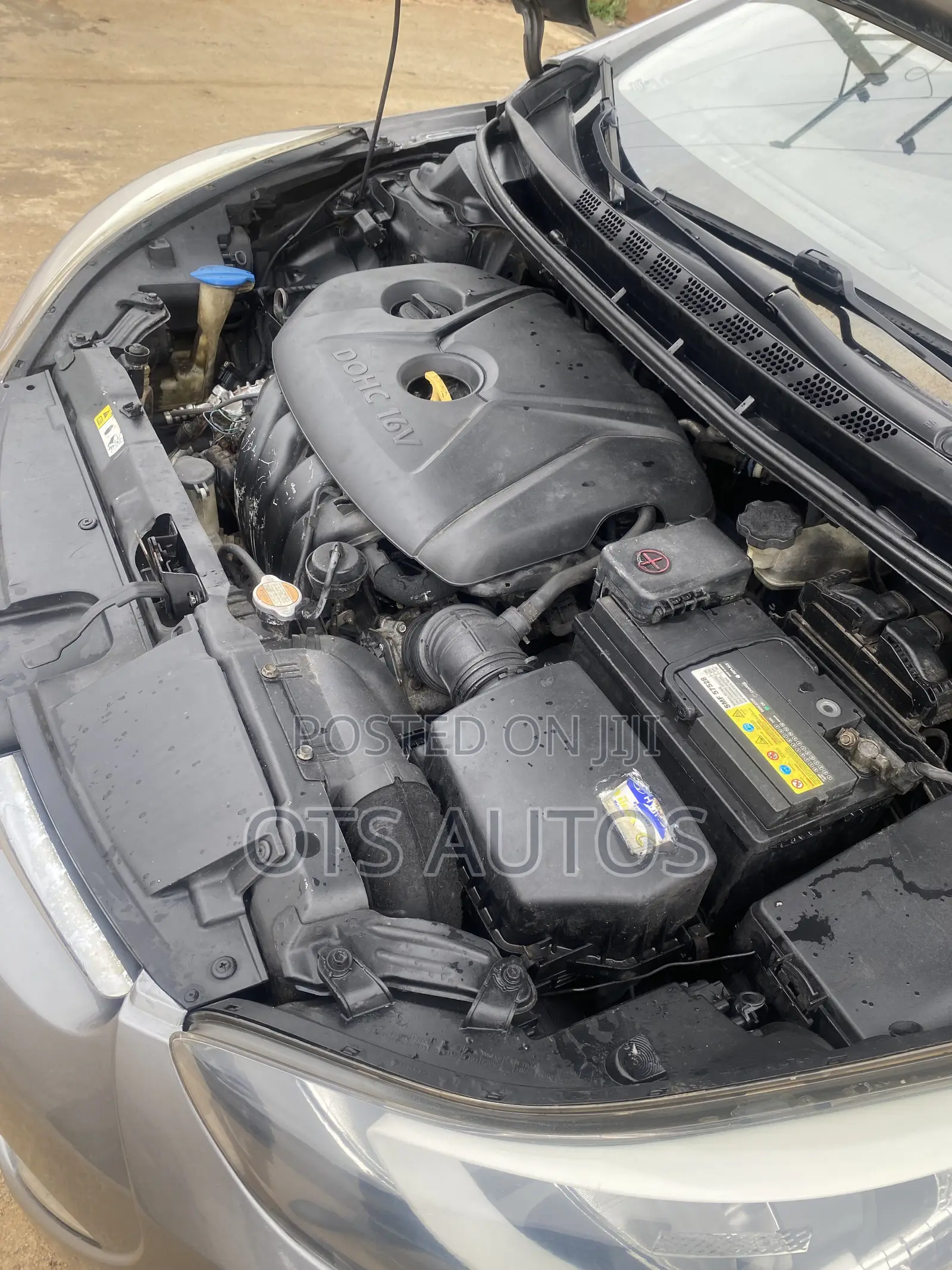 Hyundai Elantra GLS Sedan FWD (1.8L 4cyl 6M) 2013 Gray
