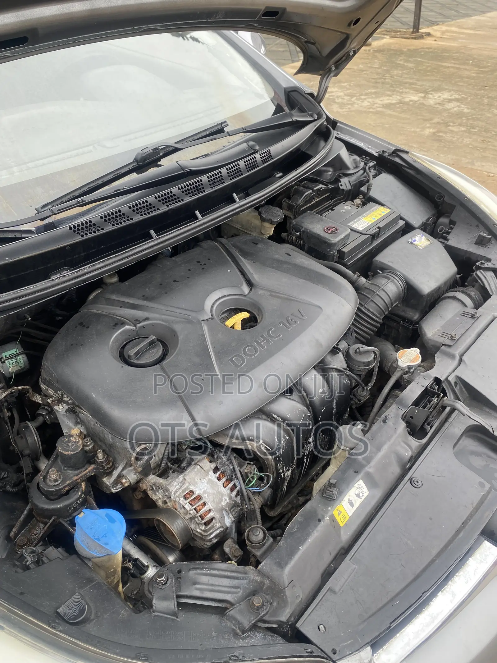 Hyundai Elantra GLS Sedan FWD (1.8L 4cyl 6M) 2013 Gray