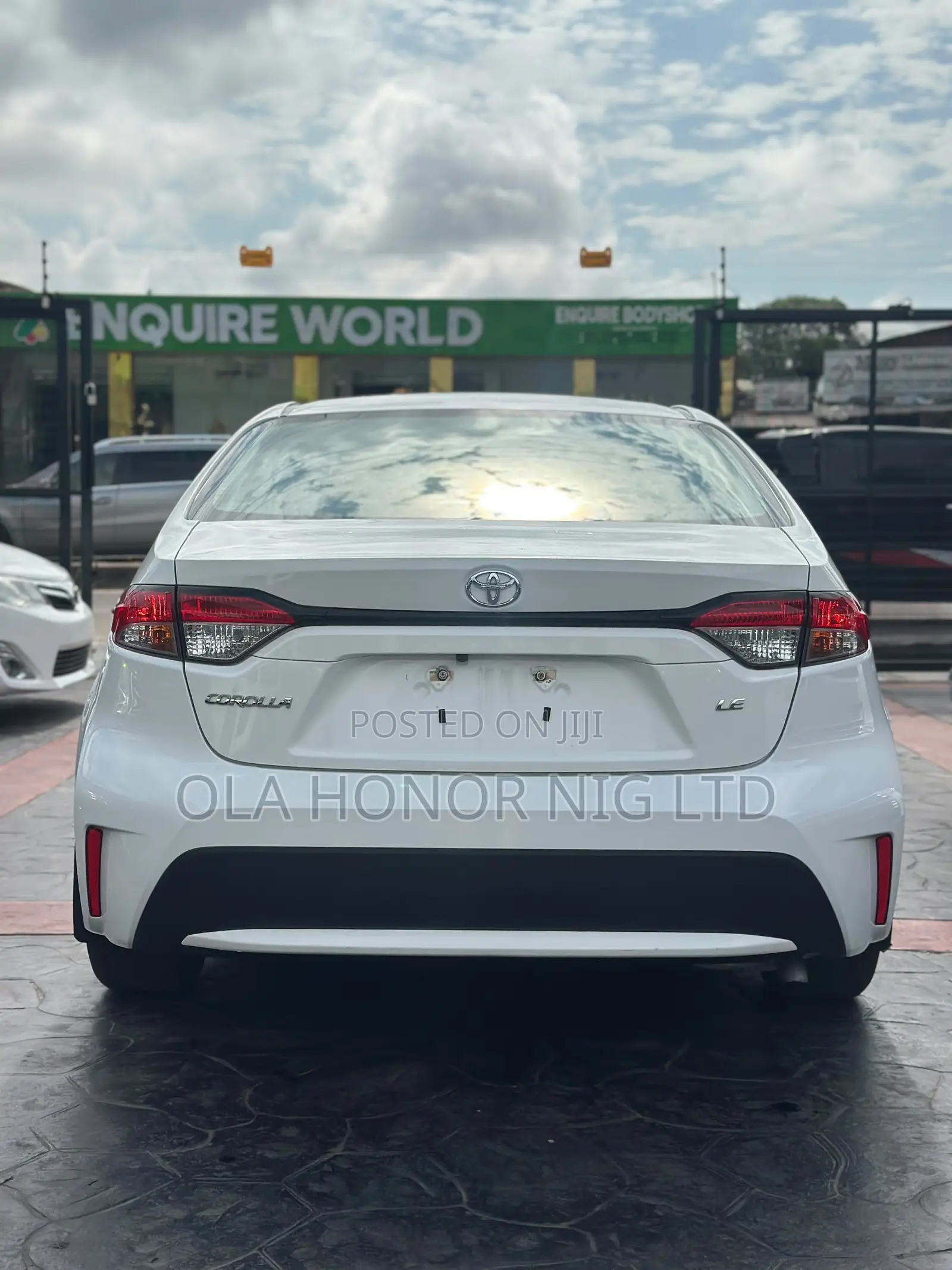 Toyota Corolla LE 2021 White