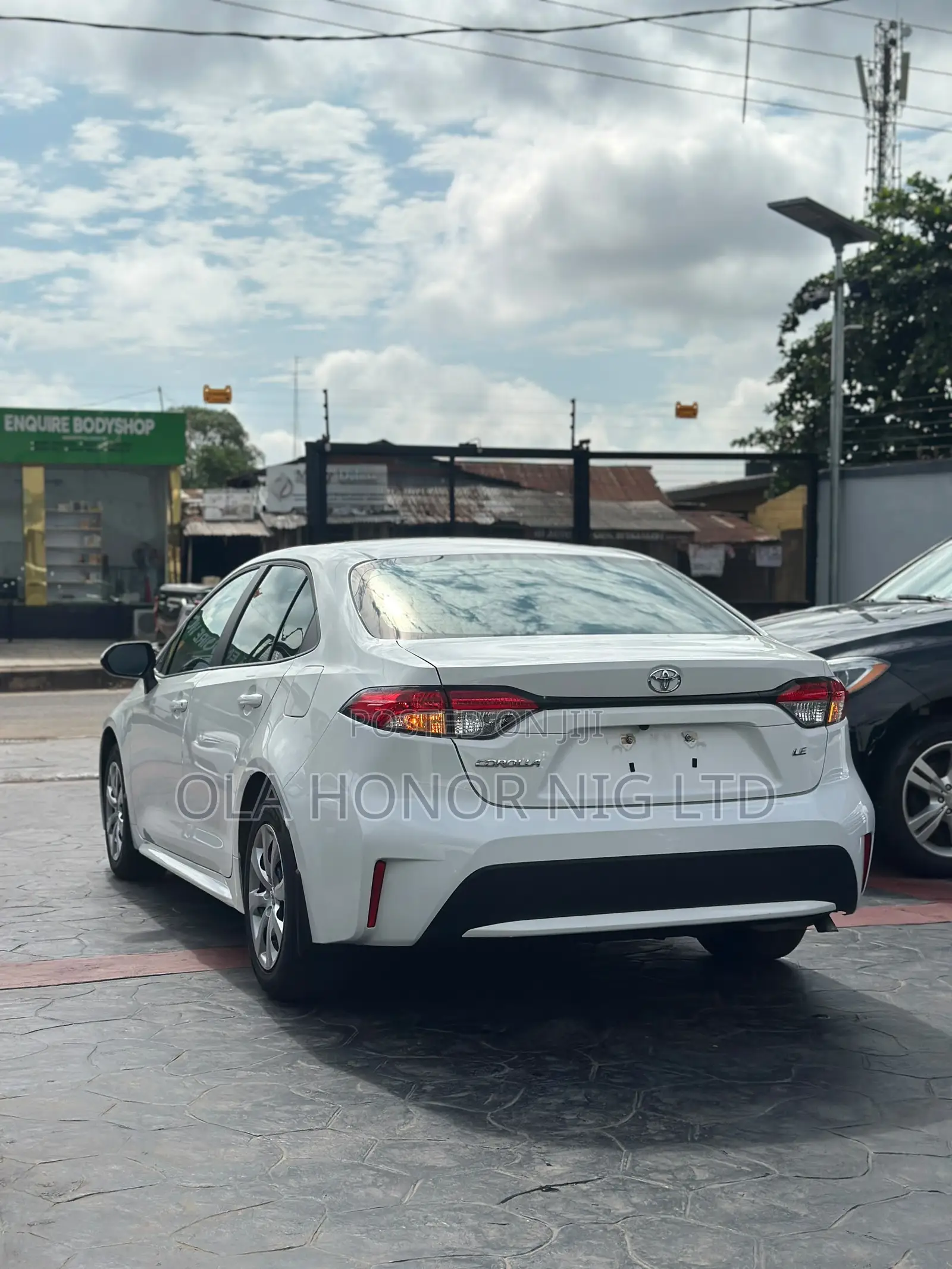 Toyota Corolla LE 2021 White