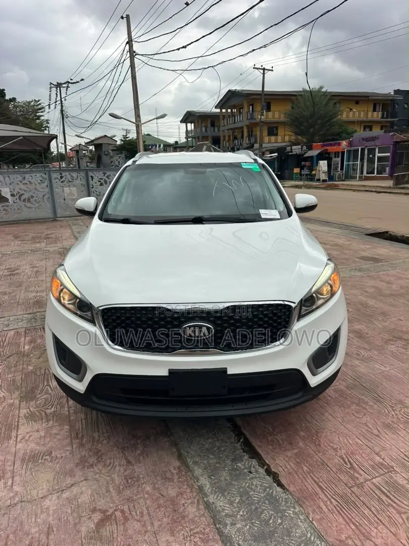 Kia Sorento 4dr SUV 2016 White
