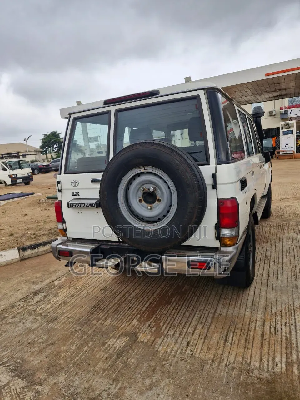 Toyota Land Cruiser 2013 White