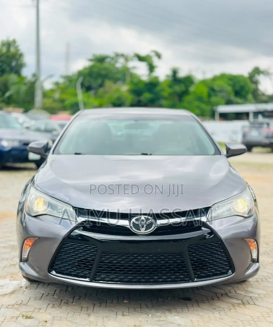 Toyota Camry 2016 Gray