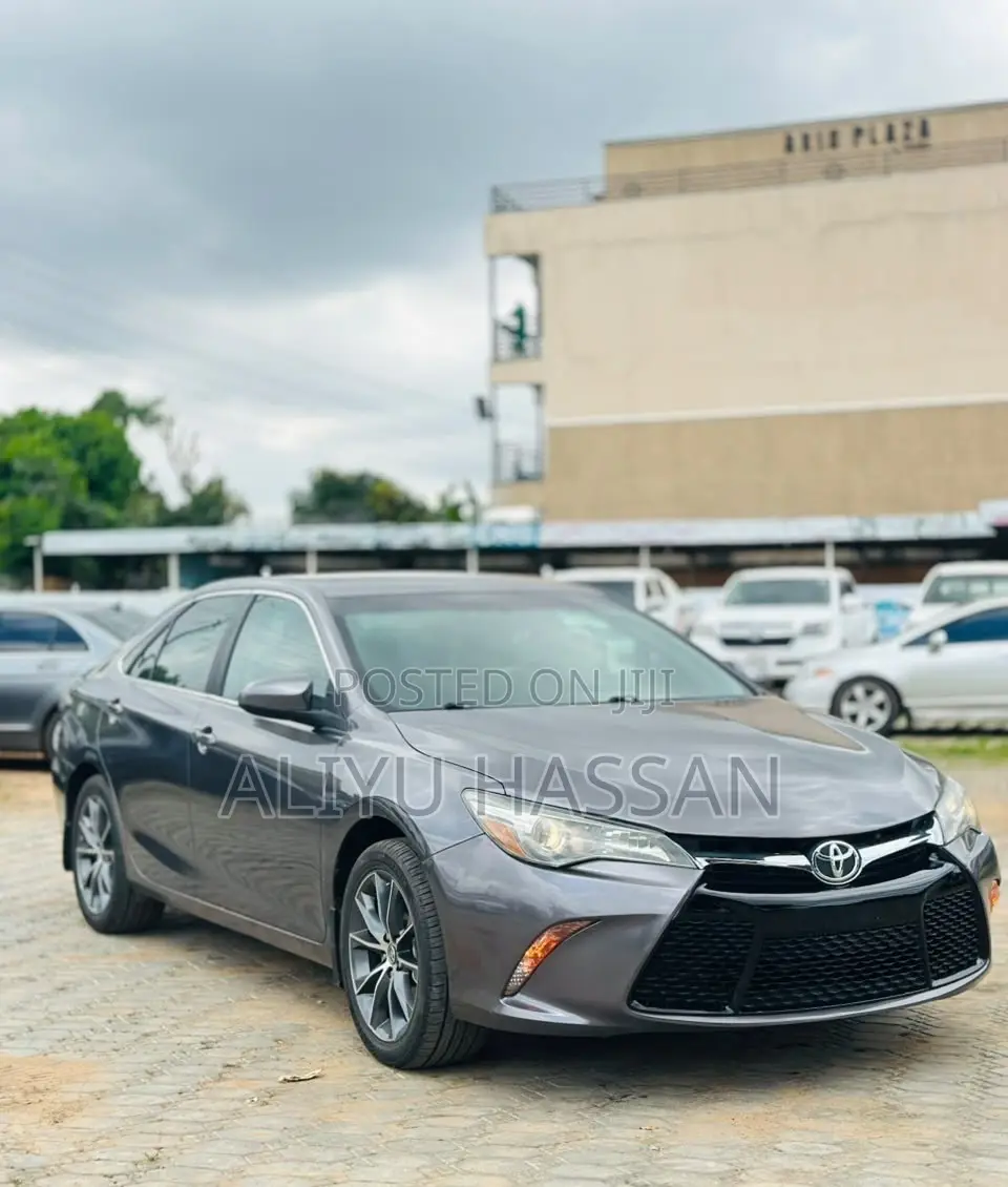 Toyota Camry 2016 Gray