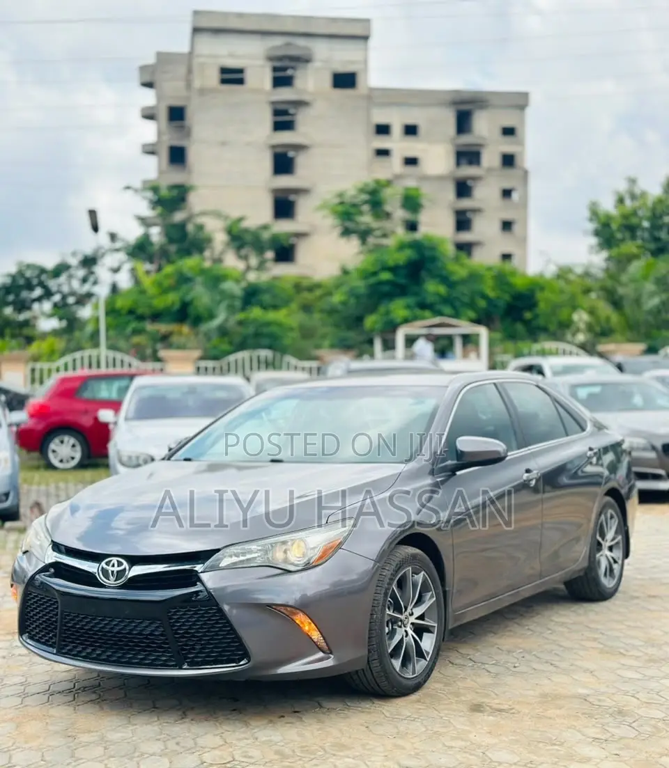 Toyota Camry 2016 Gray