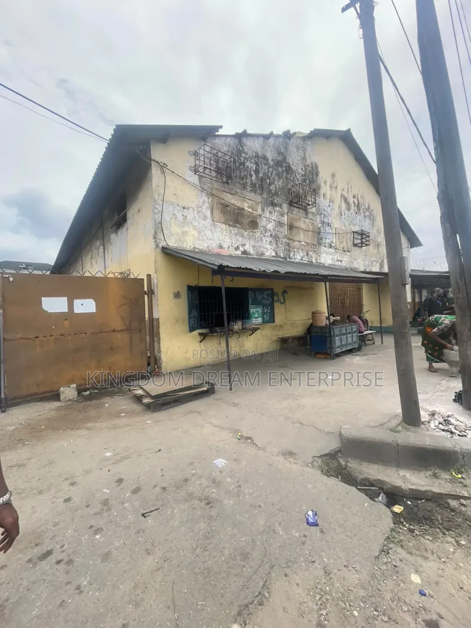 For SALE 2-Bay Warehouse on 1,700 Land
Creek Apapa, Lagos