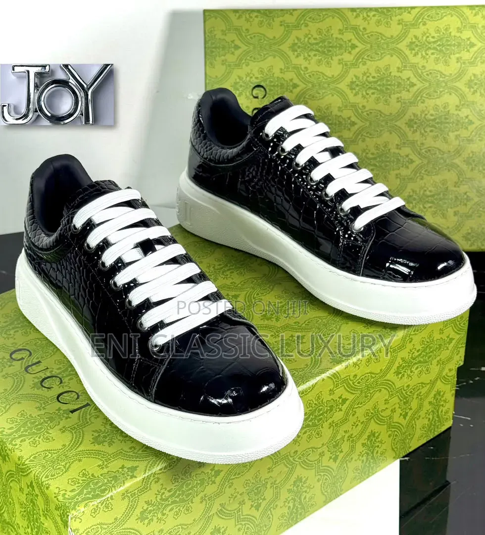 Top Notch Luxury Men's Sneakers Gucci Best Quality Well Branded