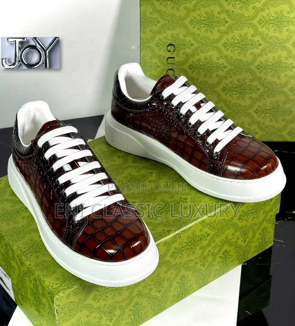Top Notch Luxury Men's Sneakers Gucci Best Quality Well Branded