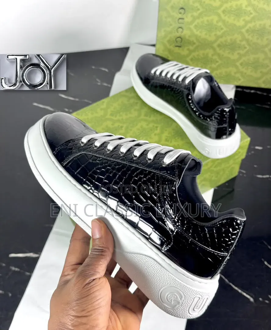 Top Notch Luxury Men's Sneakers Gucci Best Quality Well Branded