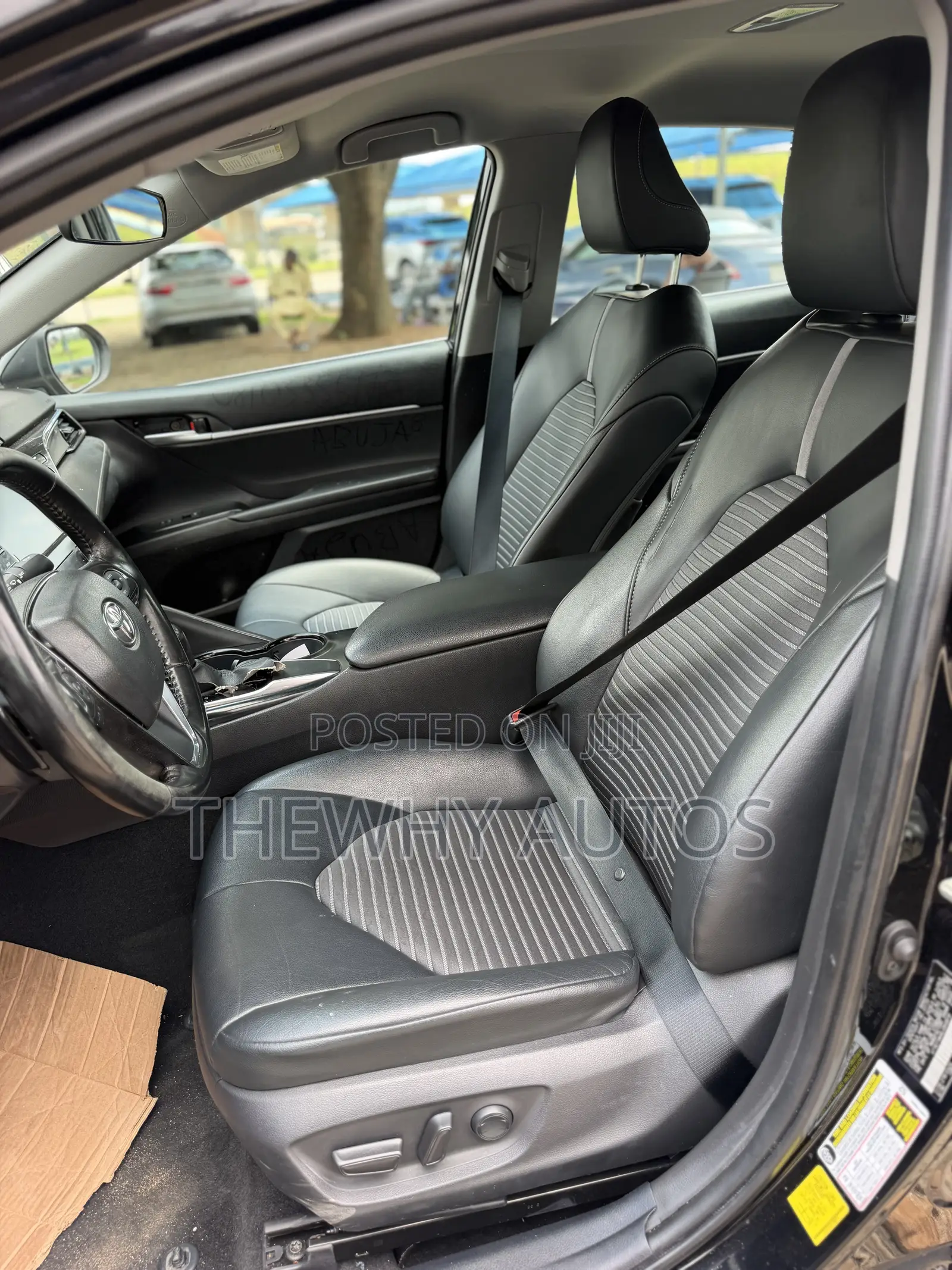 Toyota Camry SE FWD 2020 Black