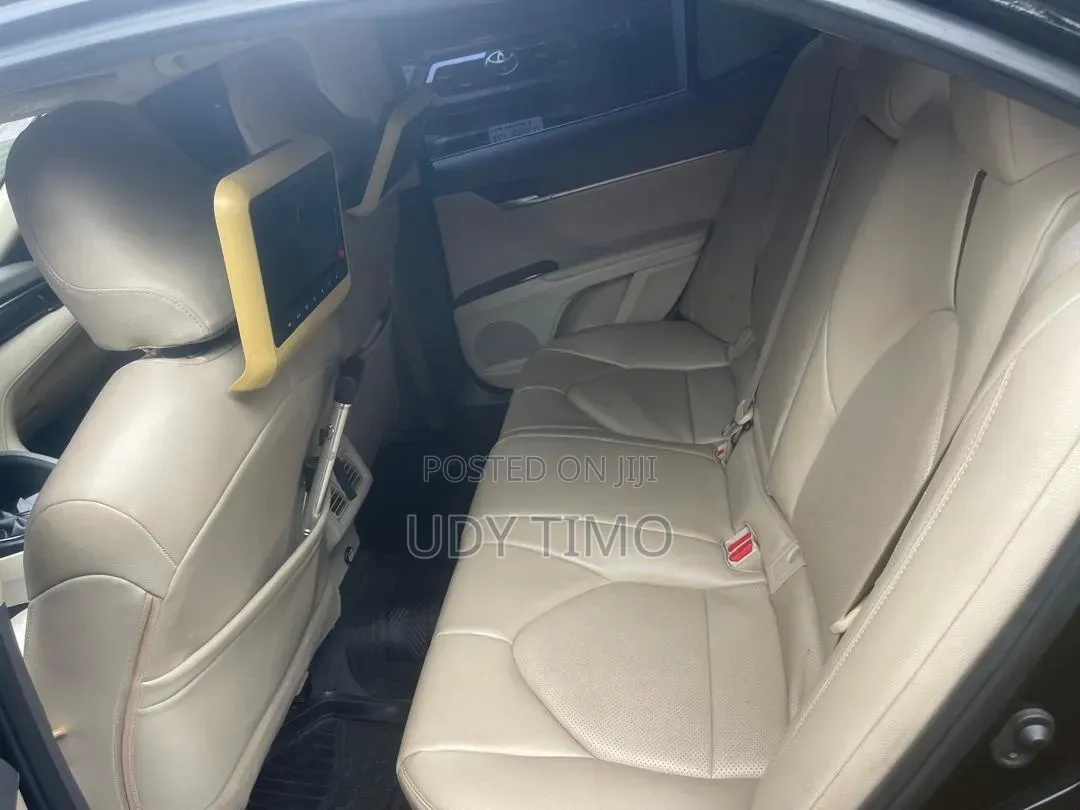 Toyota Camry XLE FWD 2020 Black