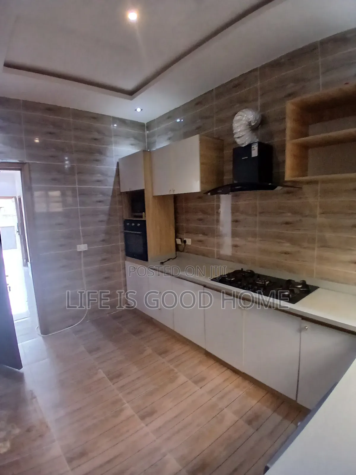 1bdrm Shared Apartment in Creek  Villa Estate, Chevron for rent