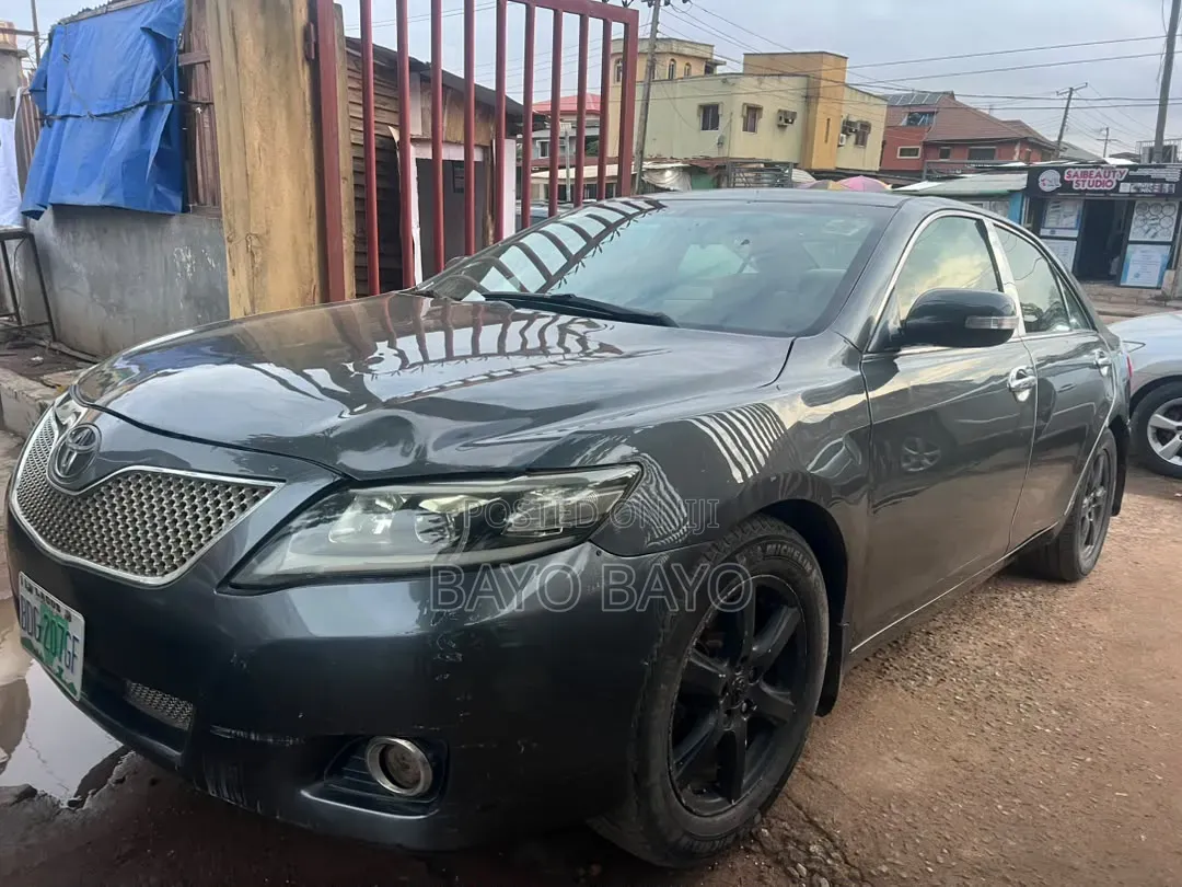 Toyota Camry SE 4dr Sedan (2.5L 4cyl 6AM) 2010 Blue