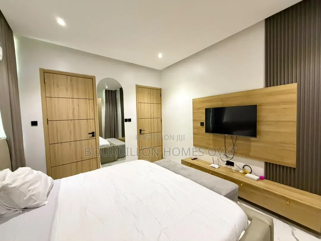 Furnished 2bdrm Apartment in Lekki Phase 1 for rent