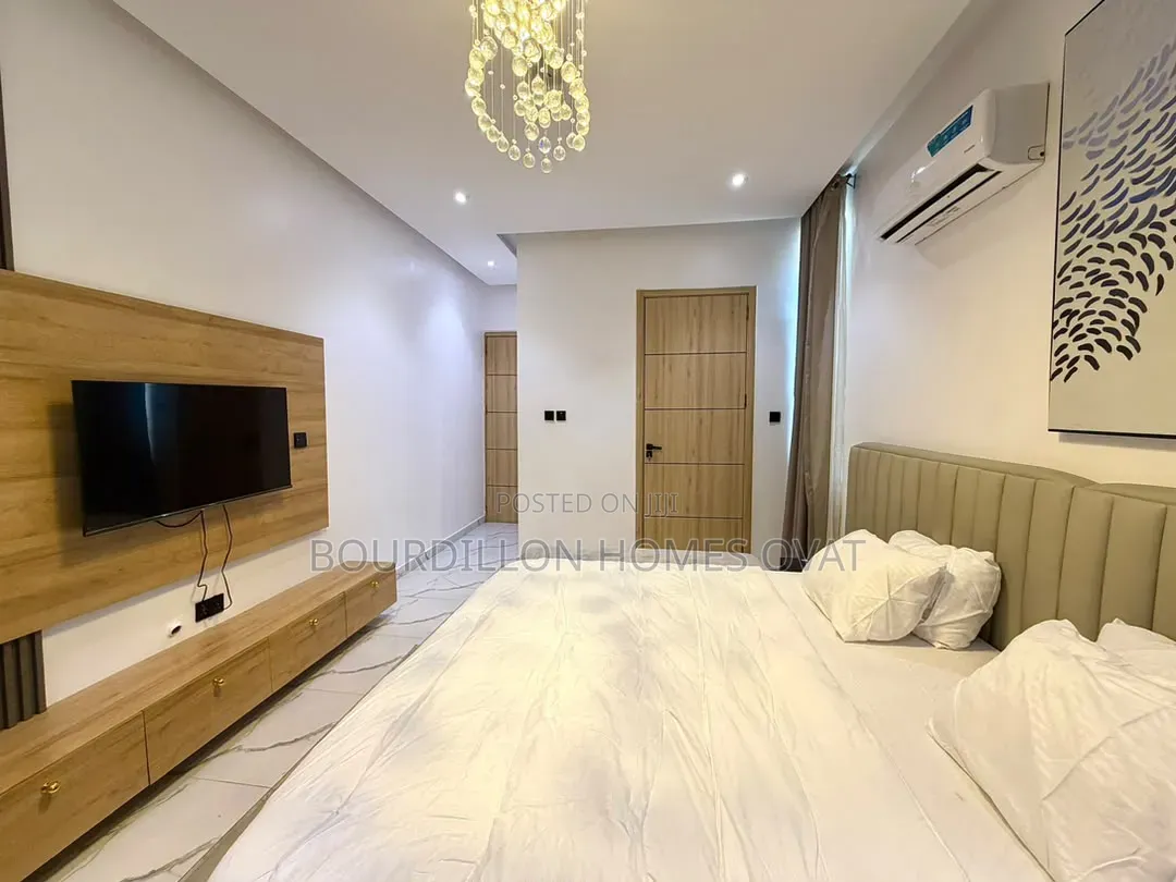 Furnished 2bdrm Apartment in Lekki Phase 1 for rent