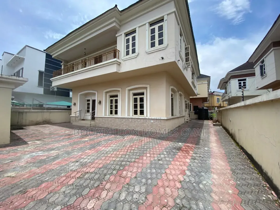 5bdrm Duplex in Lekki County Road for rent