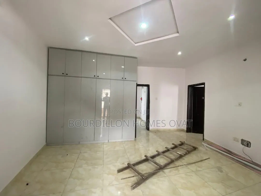 4bdrm Duplex in Thomas Estate for rent