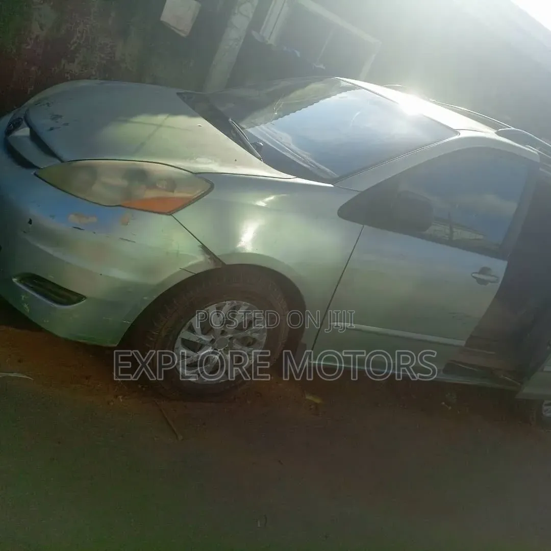 Toyota Sienna 2007 Gray