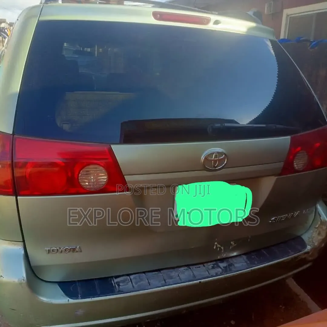 Toyota Sienna 2007 Gray