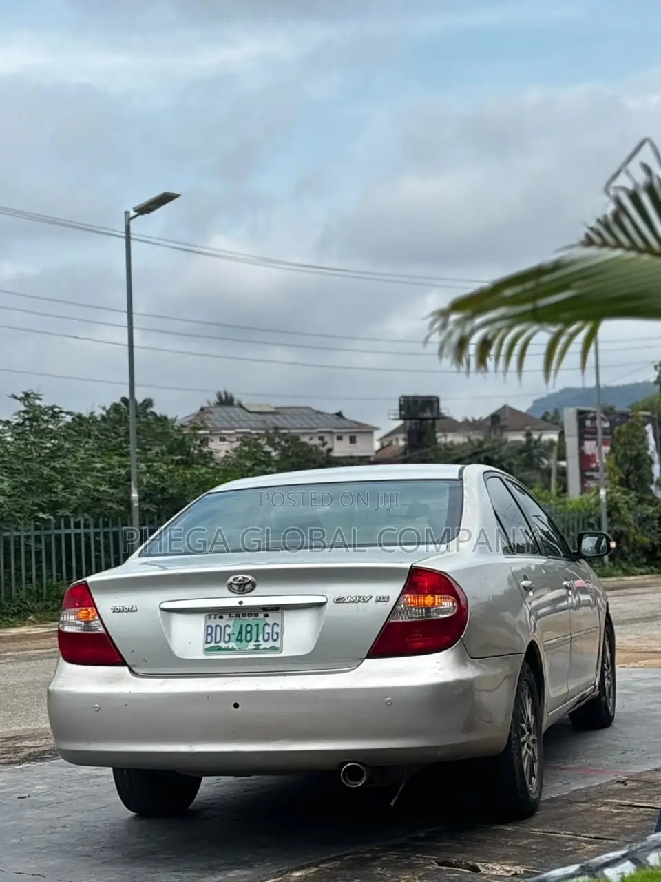 Toyota Camry XLE 4dr Sedan (2.4L 4cyl 5A) 2005 Silver