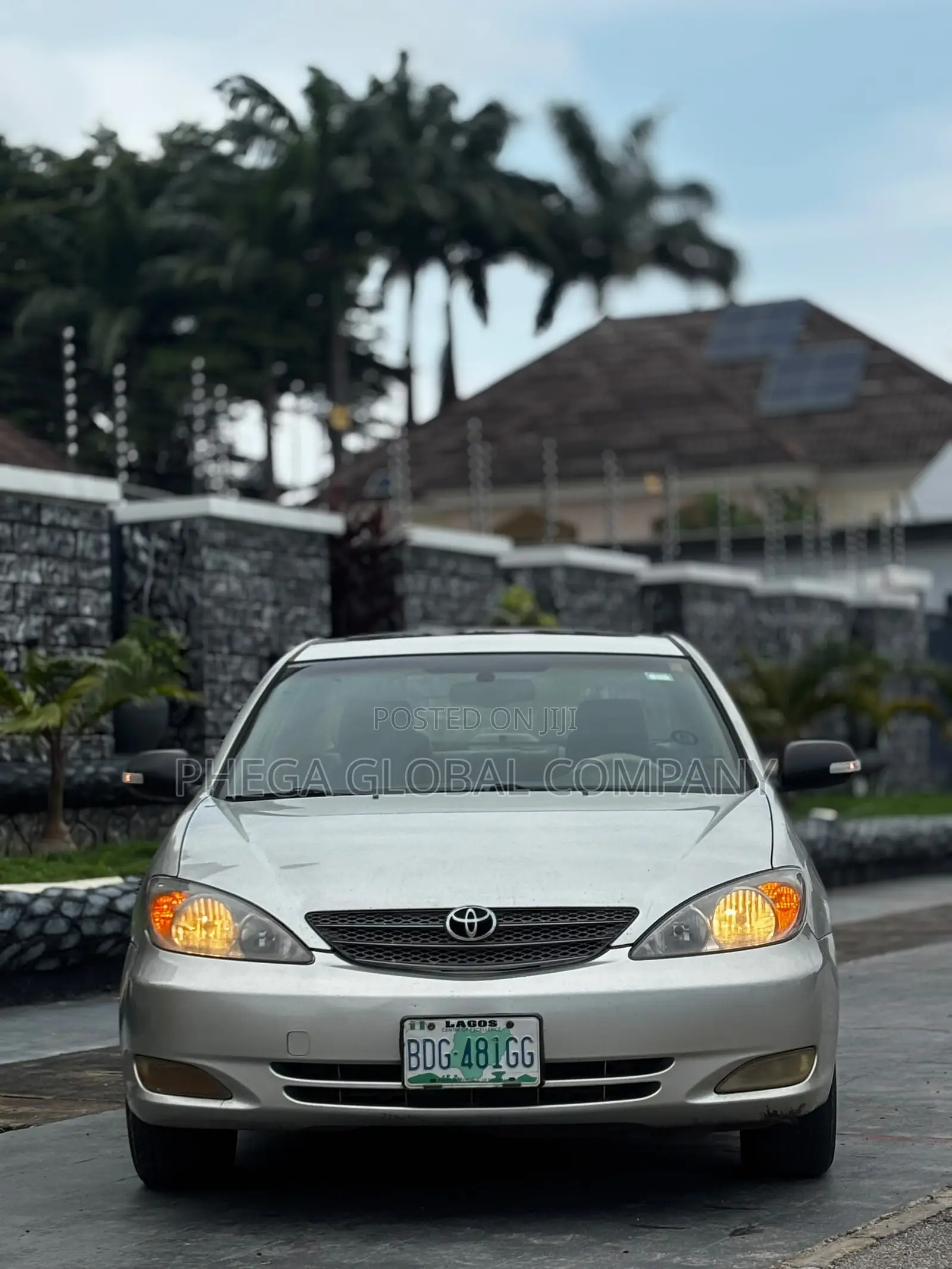 Toyota Camry XLE 4dr Sedan (2.4L 4cyl 5A) 2005 Silver