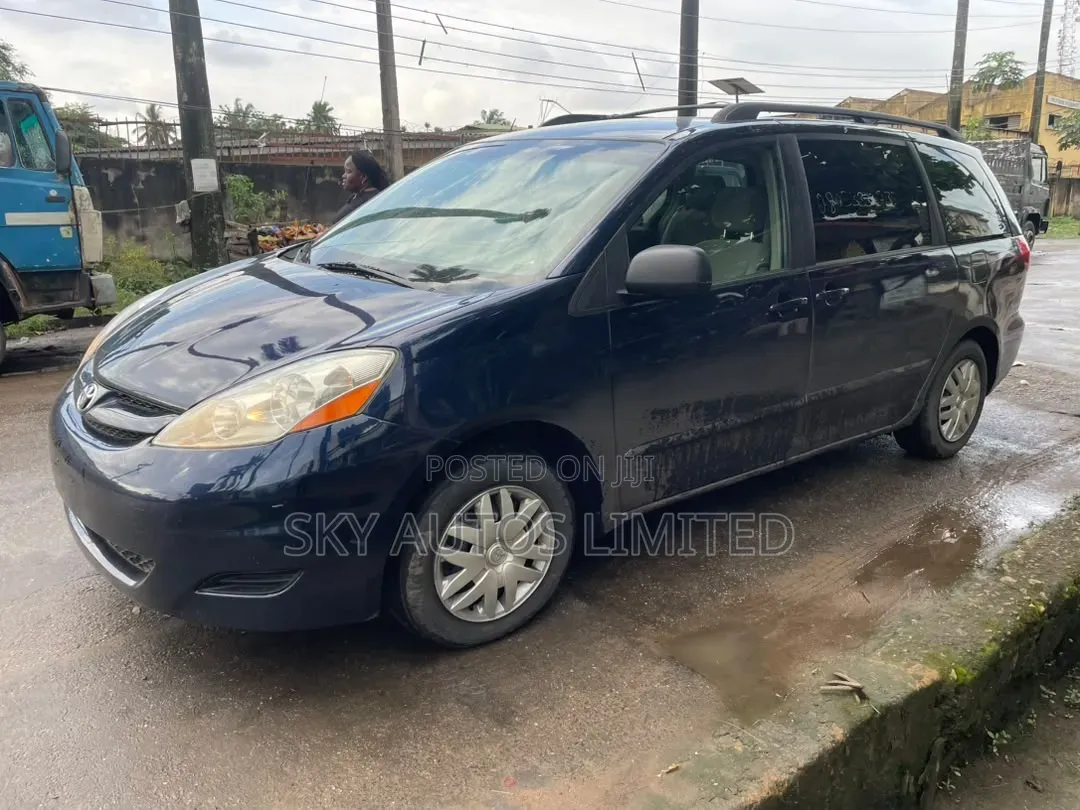 Toyota Sienna LE FWD 2006 Blue
