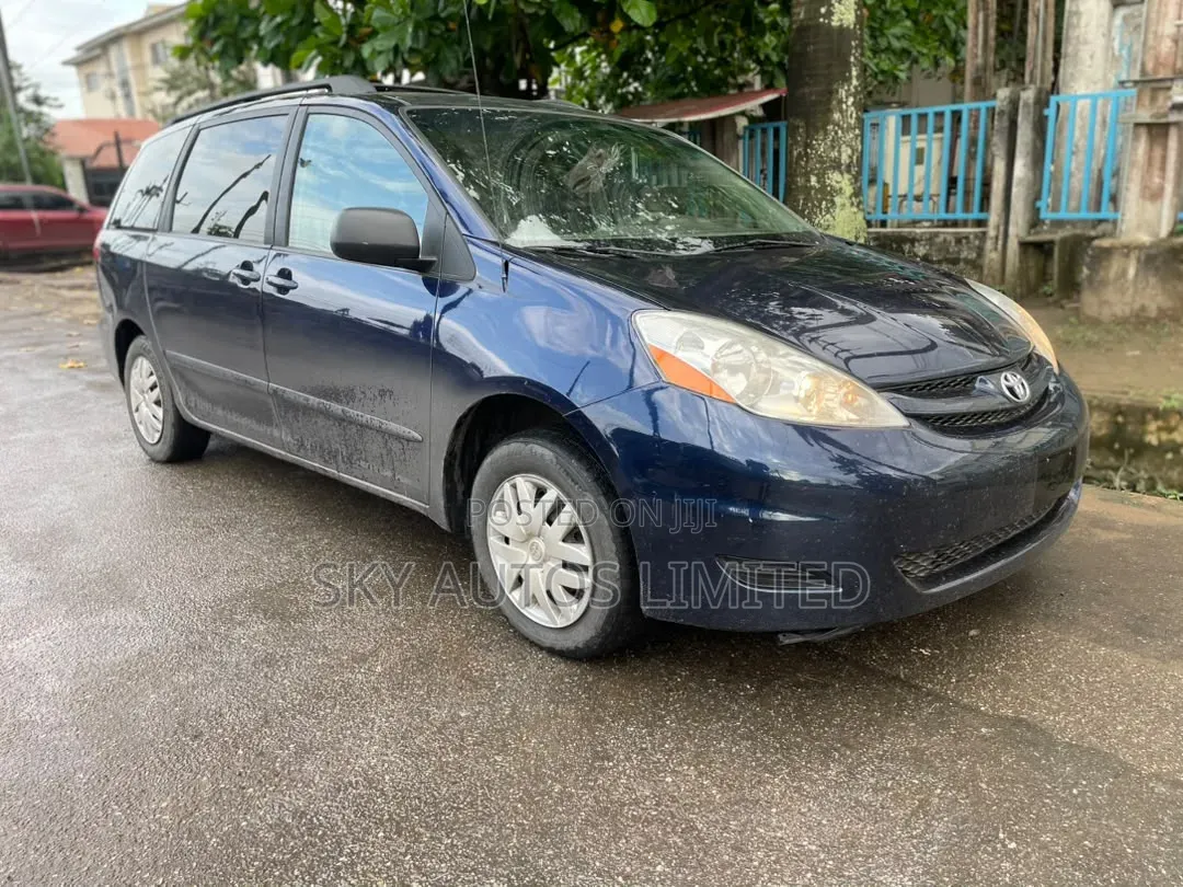 Toyota Sienna LE FWD 2006 Blue