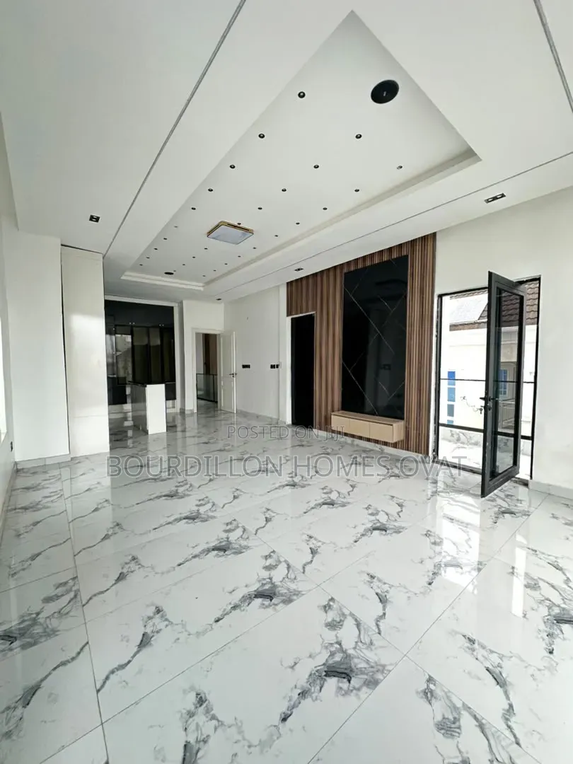 5bdrm Duplex in Ikota Lekki Lagos for sale