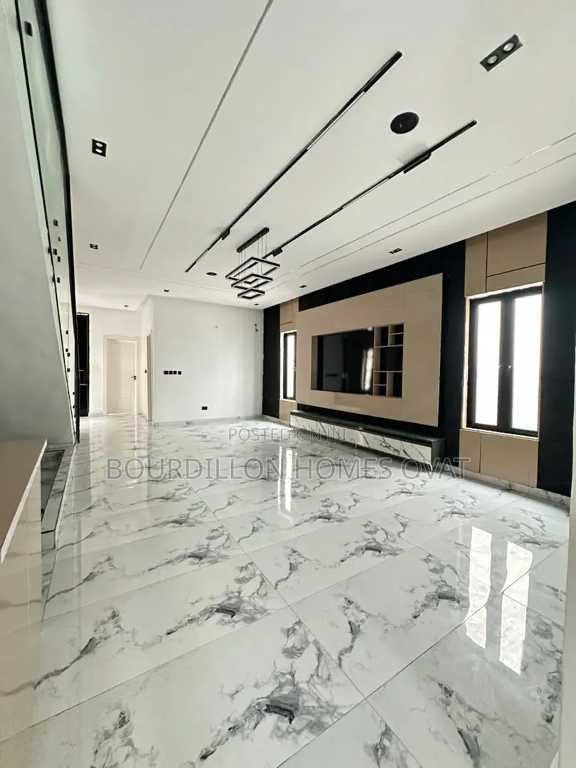 5bdrm Duplex in Ikota Lekki Lagos for sale