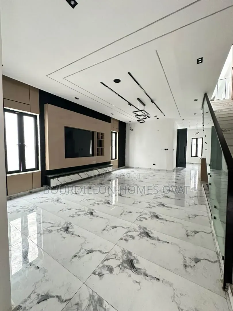 5bdrm Duplex in Ikota Lekki Lagos for sale