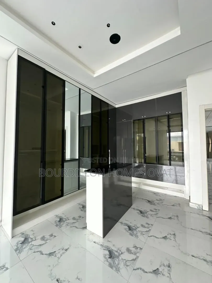 5bdrm Duplex in Ikota Lekki Lagos for sale