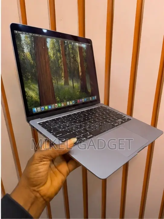 Laptop Apple MacBook Air 2020 8GB Apple M1 SSD 256GB