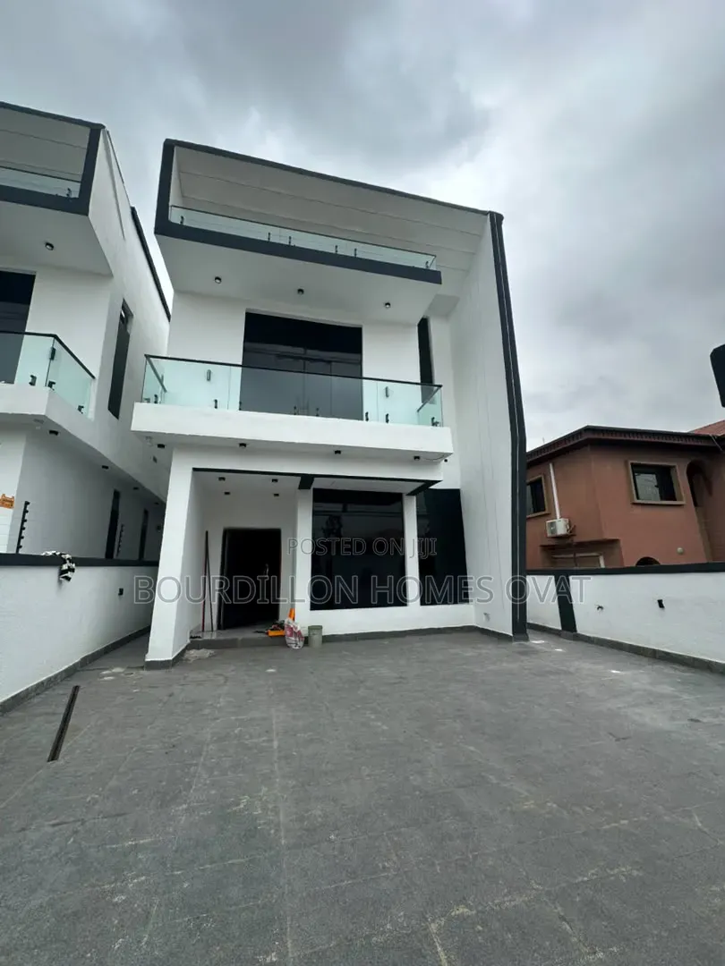 5bdrm Duplex in Ikota Lekki Lagos for sale