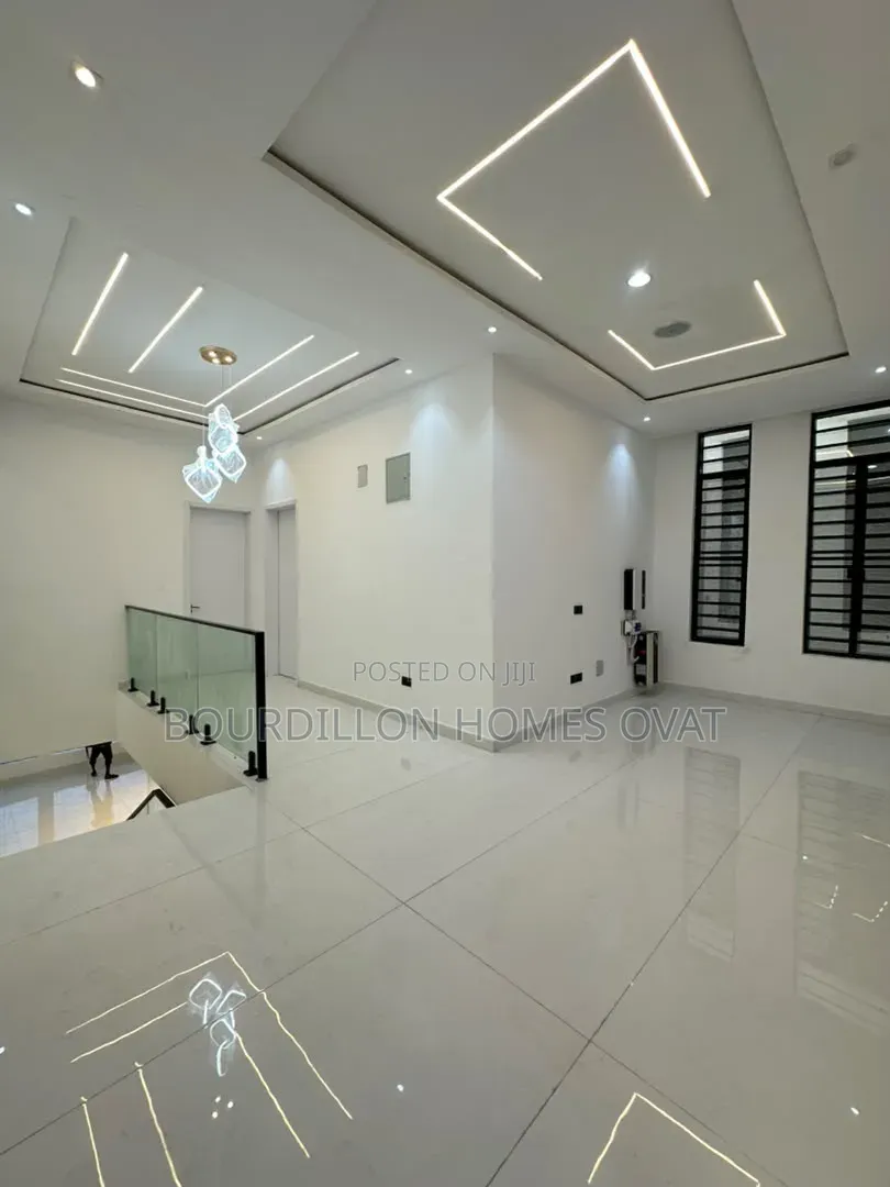 5bdrm Duplex in Ikota Lekki Lagos for sale