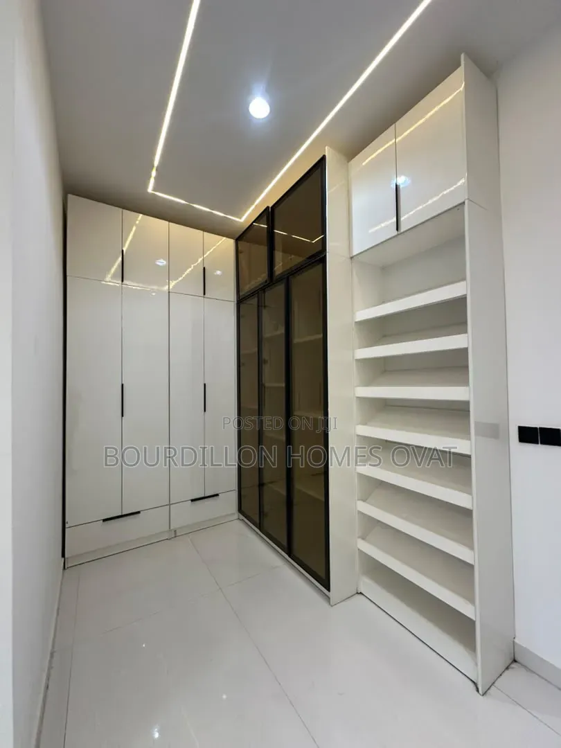5bdrm Duplex in Ikota Lekki Lagos for sale