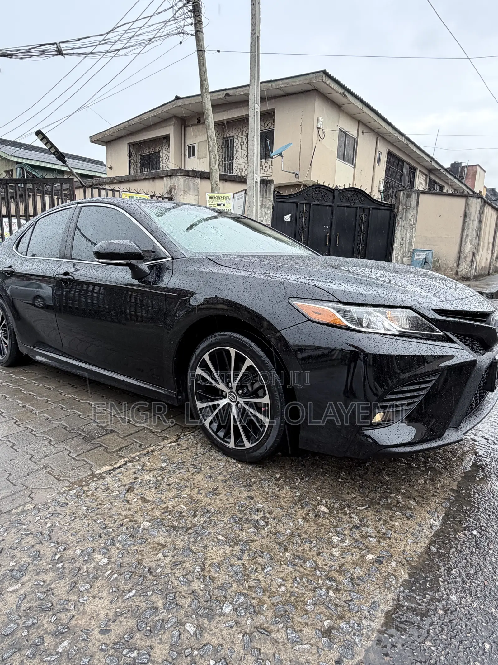 Toyota Camry SE FWD (2.5L 4cyl 8AM) 2018 Black