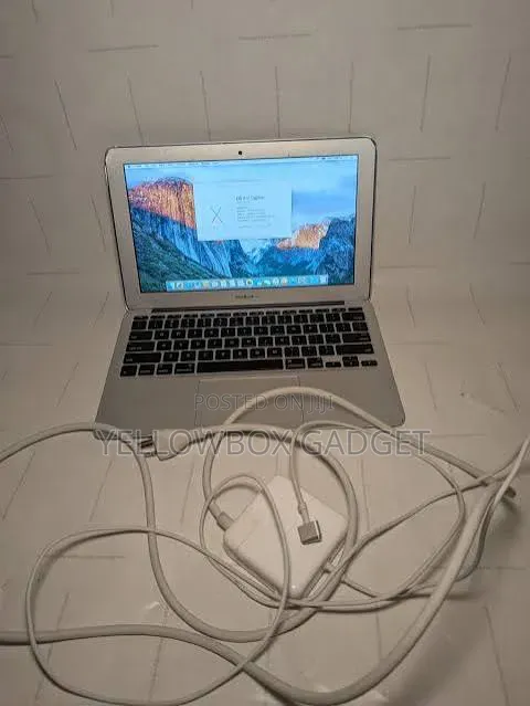 New Laptop Apple MacBook Air 2012 4GB Intel Core i5 SSD 128GB