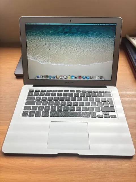 New Laptop Apple MacBook Air 2012 4GB Intel Core i5 SSD 128GB