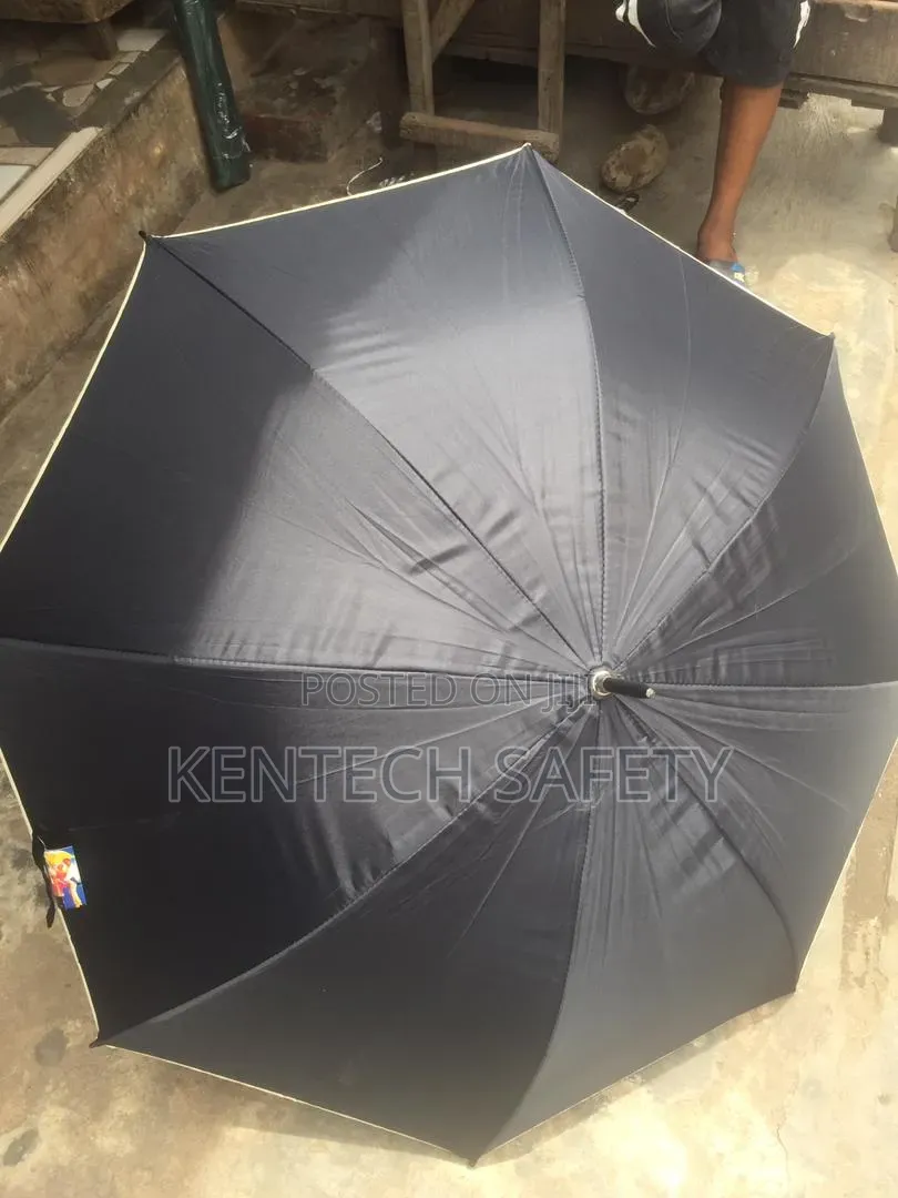 Black Hand Hold Umbrella