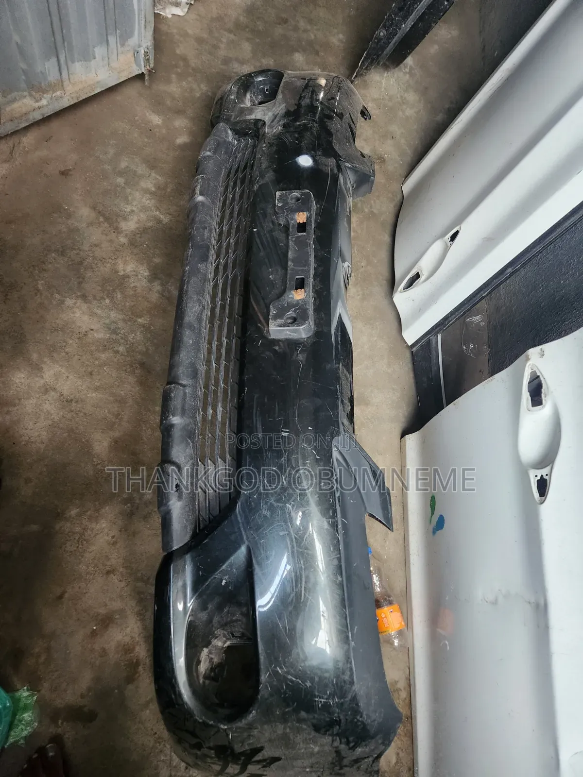 Front Foreign Used Bumper for Matrix 2006