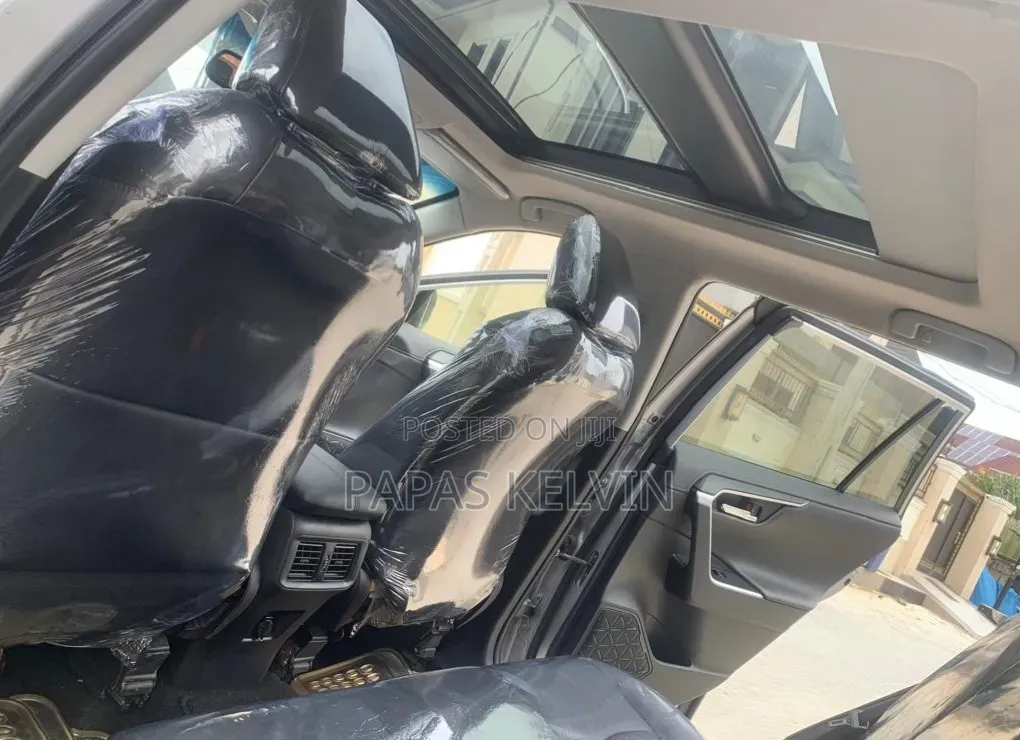 Toyota RAV4 XLE Premium AWD 2020 Silver