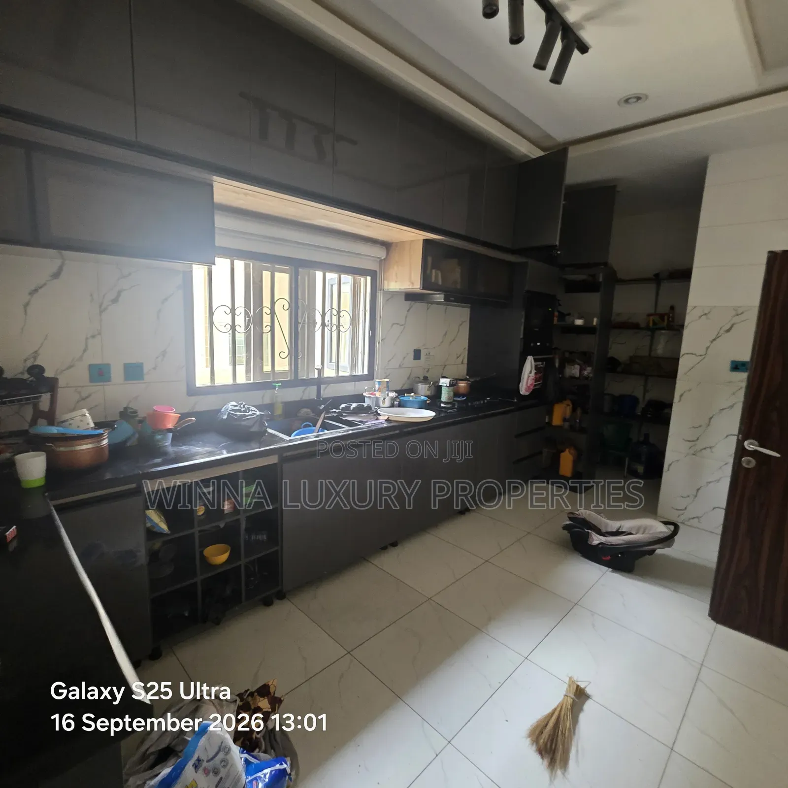 4bdrm Duplex in Von Axis, Lugbe District for rent