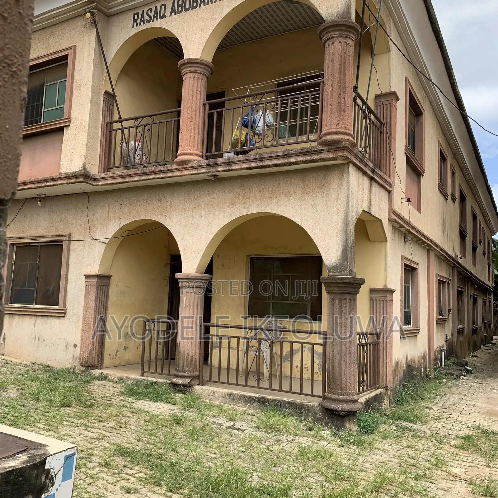 2bdrm Block of Flats in Akesan for sale
