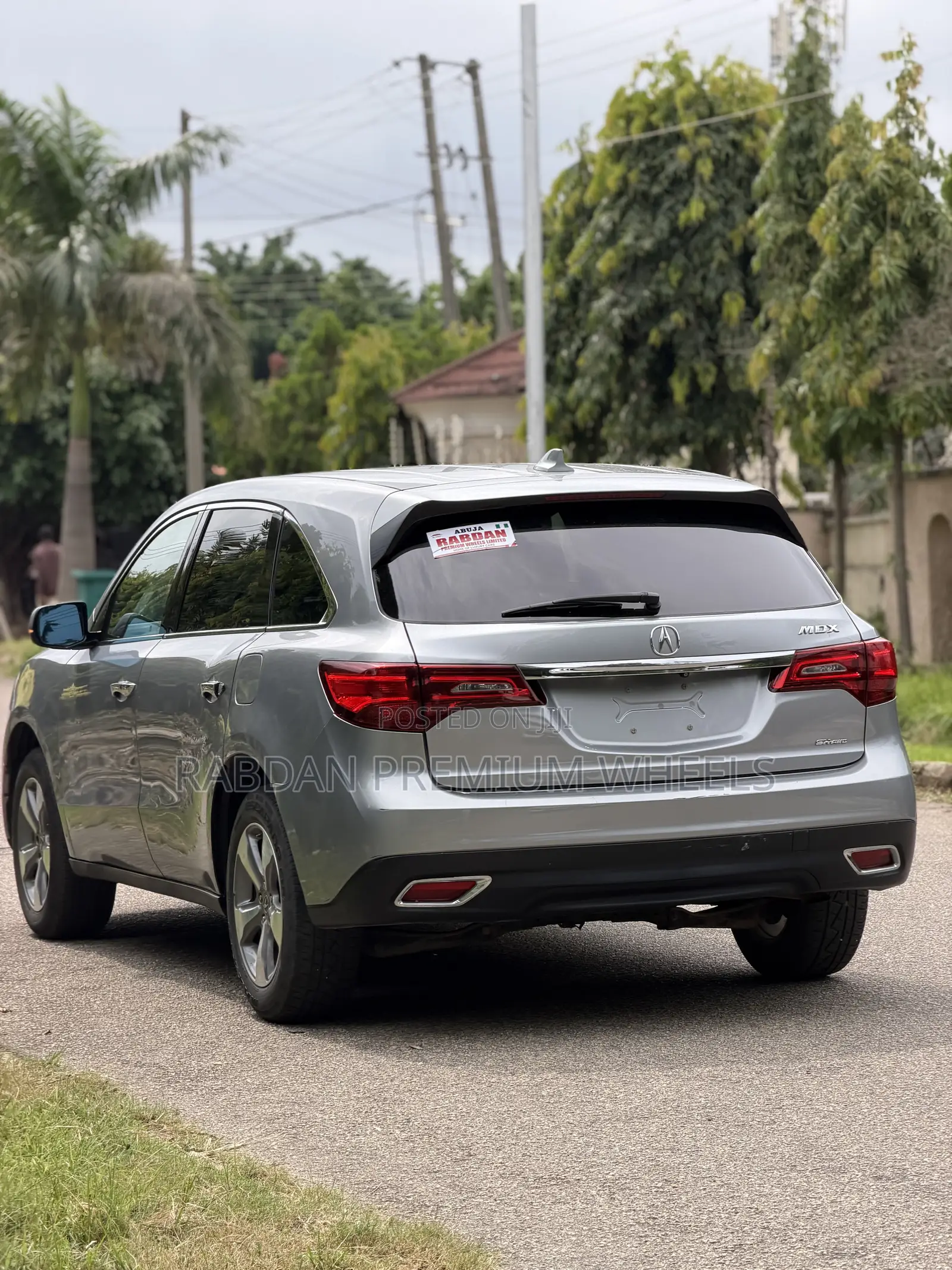 Acura MDX SUV 4dr FWD (3.5L 6cyl 9A) 2016 Silver