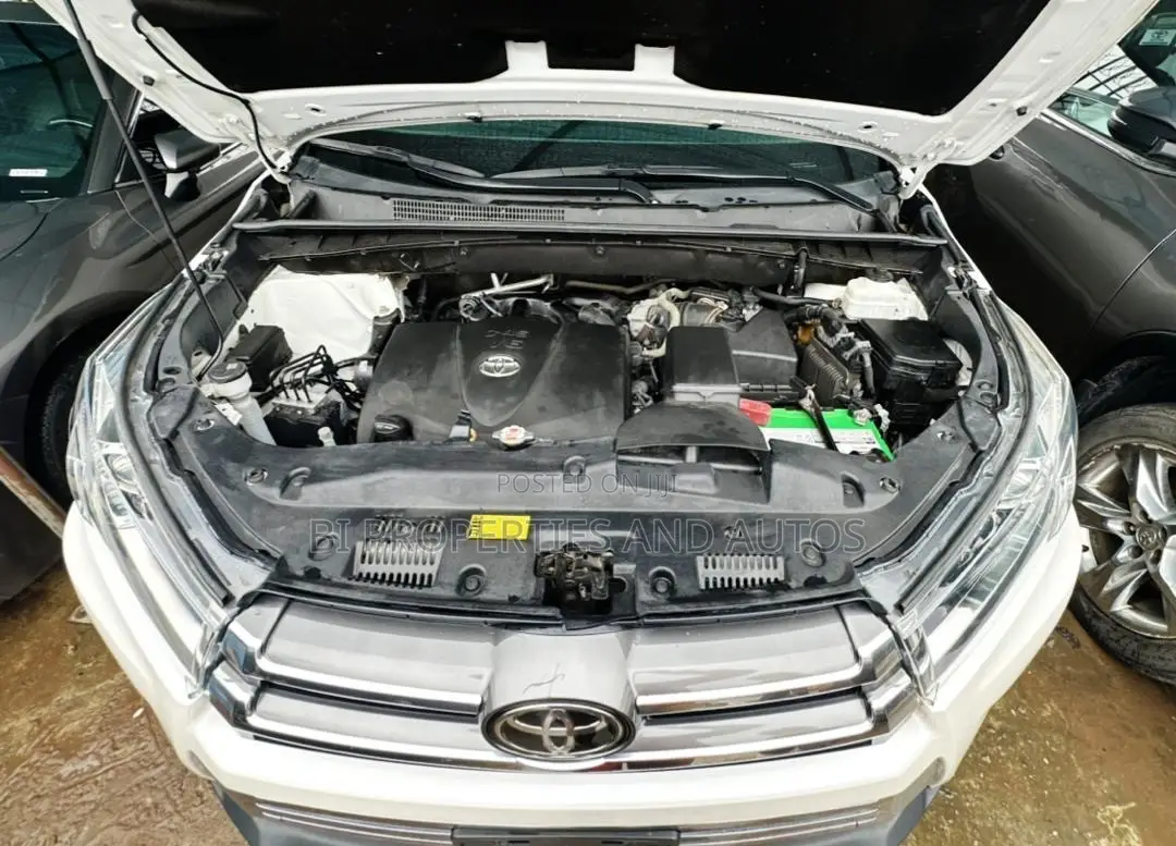 Toyota Highlander Limited 4x2 V6 (3.5L 6cyl 8A) 2018 White