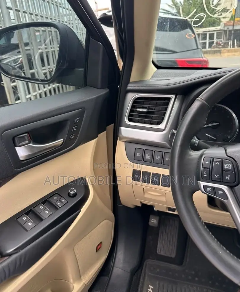 Toyota Highlander Limited Platinum 4dr SUV (3.5L 6cyl 6A) 2015 Black