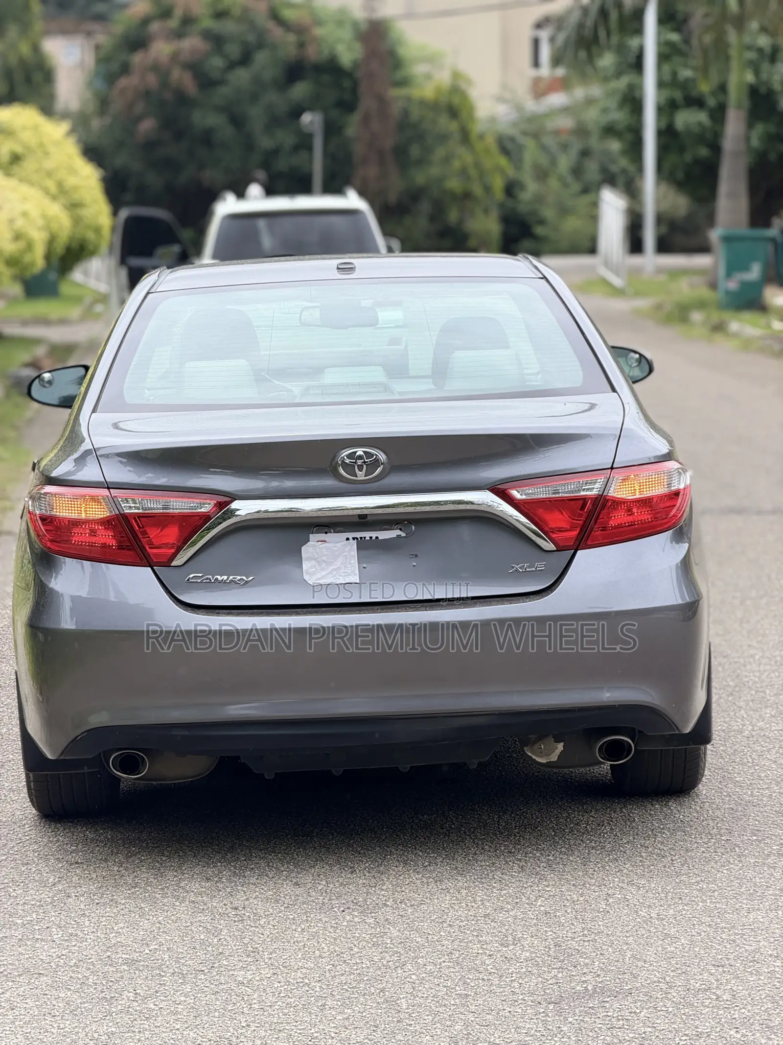 Toyota Camry XLE 4dr Sedan (3.5L 6cyl 6A) 2017 Gray